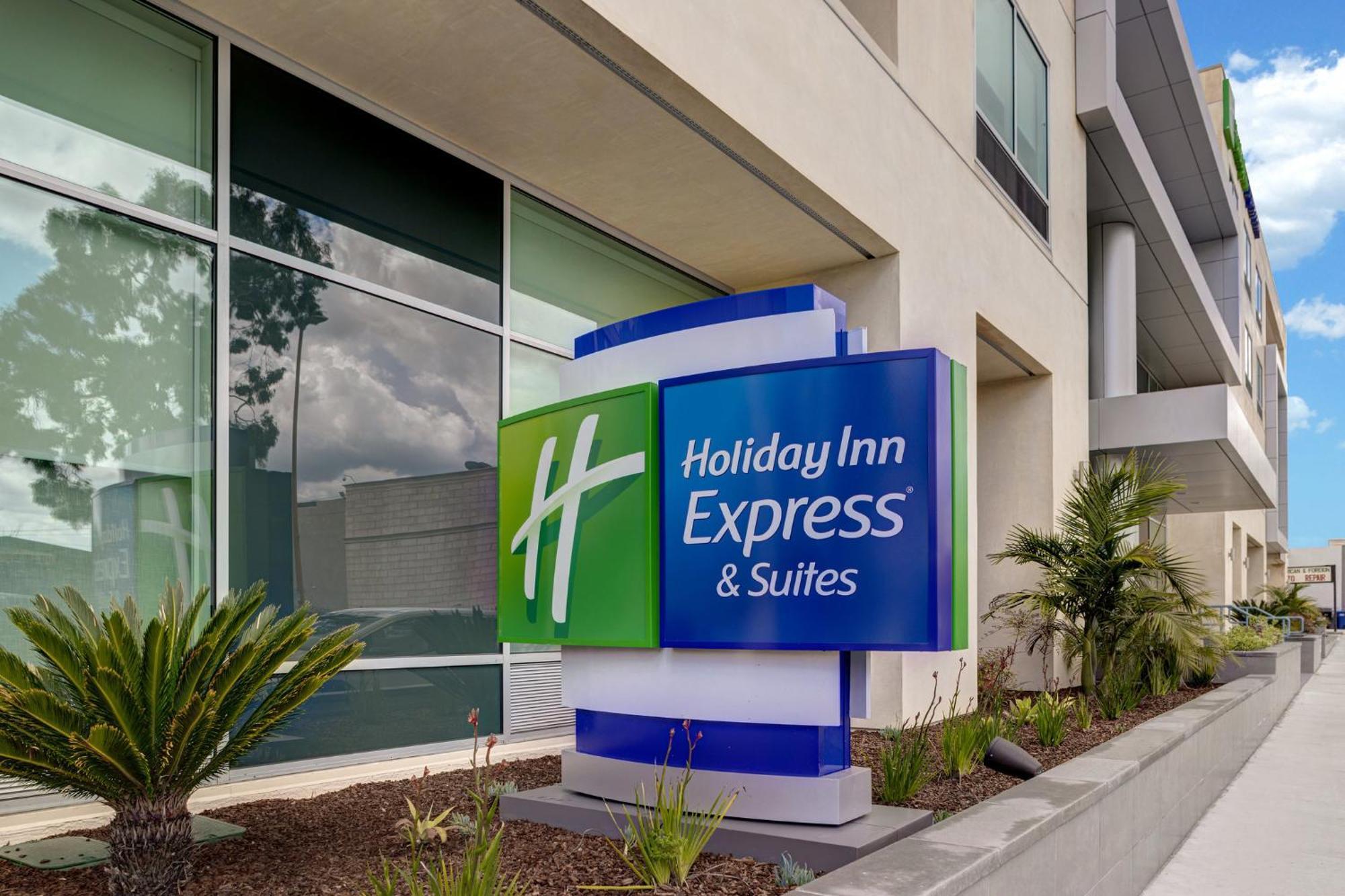 Holiday Inn Express & Suites - Glendale Downtown Екстериор снимка