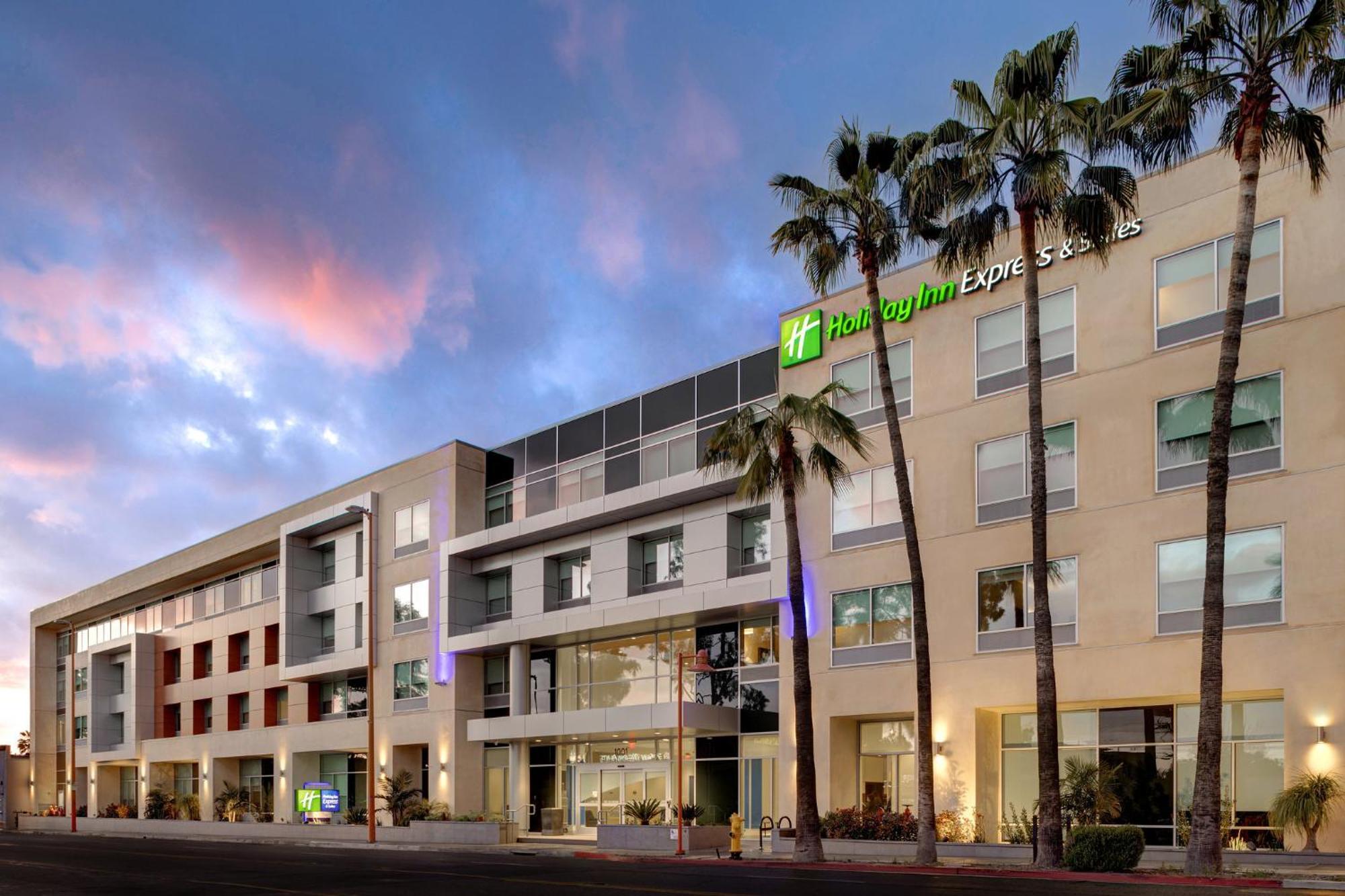 Holiday Inn Express & Suites - Glendale Downtown Екстериор снимка